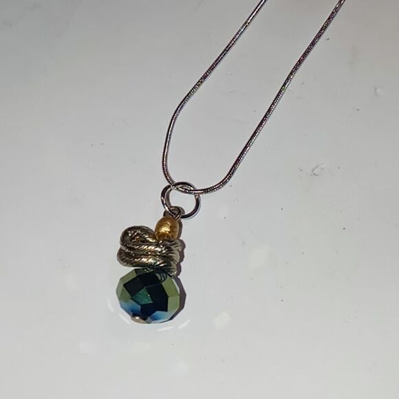 Repurposed necklace - Picture 1 of 4